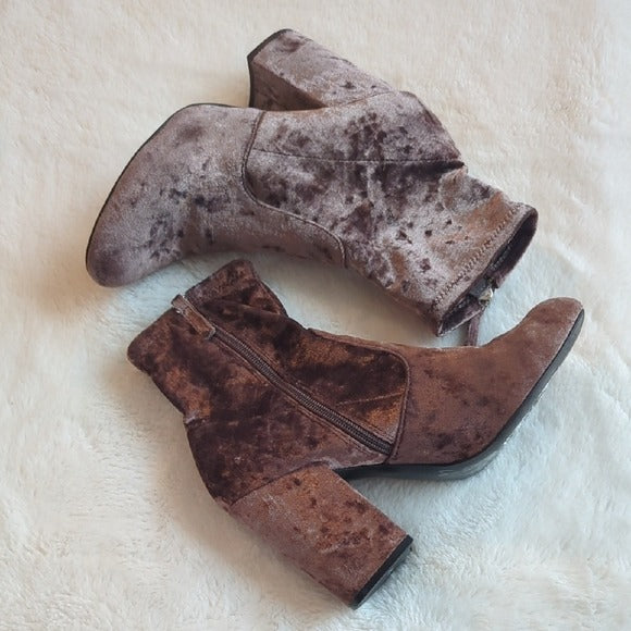 Steve Madden GAZE Pink Crushed Velvet Block Heel Ankle Booties Size 8