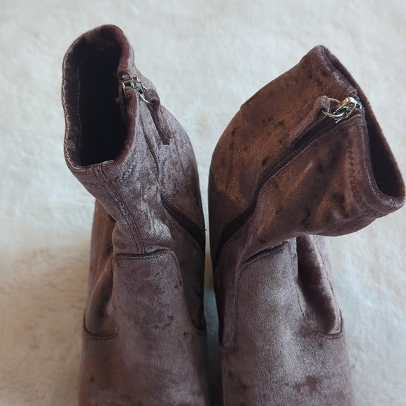 Steve Madden GAZE Pink Crushed Velvet Block Heel Ankle Booties Size 8