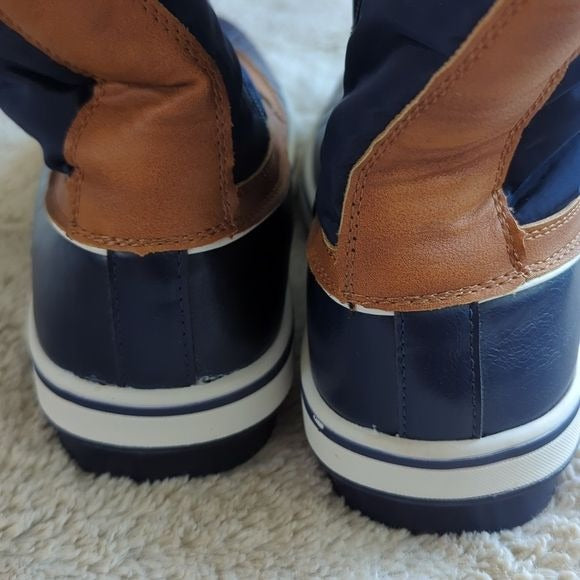 Torrid Navy Blue Faux Fur Full Zip Water Resistant Cold Weather Boot Size 7.5 WW