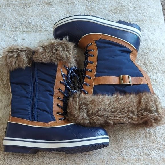Torrid Navy Blue Faux Fur Full Zip Water Resistant Cold Weather Boot Size 7.5 WW