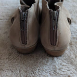 Very Volatile Nelisa Crossover Cutout Heeled Bootie Beige Rear Zippers Size 7.5