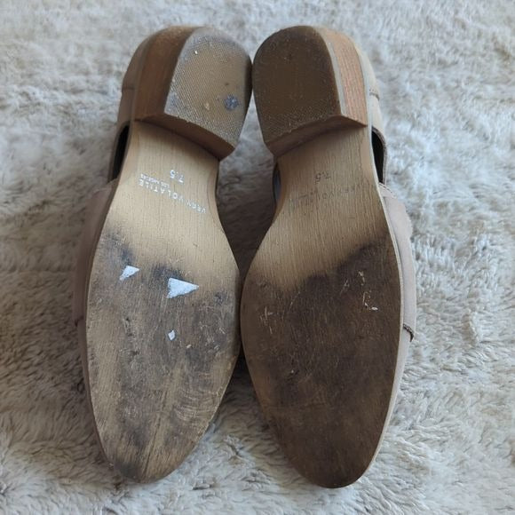 Very Volatile Nelisa Crossover Cutout Heeled Bootie Beige Rear Zippers Size 7.5