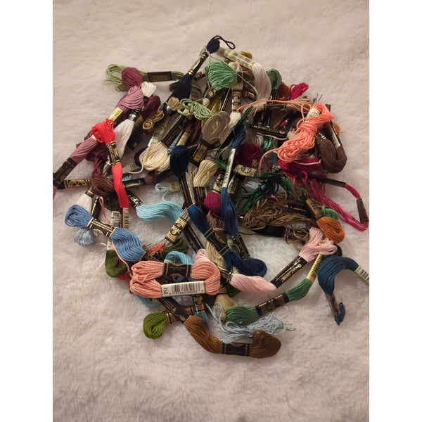 79 Needlepoint Embroidery Tapestry DMC THREAD Lot Tapestry Lot Many Vtg No Dupe