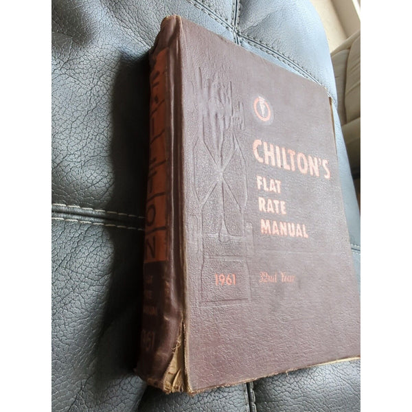 Chilton’s Flat Rate Manual  Many Models Hardcover Book 1961 32nd Year Fair Cond