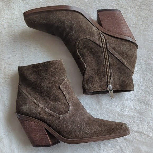 Vince Camuto Amtinda Sable Zipper Closure Squared Toe Suede Ankle Boots Size 8