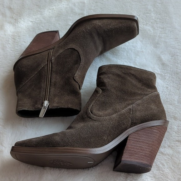 Vince Camuto Amtinda Sable Zipper Closure Squared Toe Suede Ankle Boots Size 8