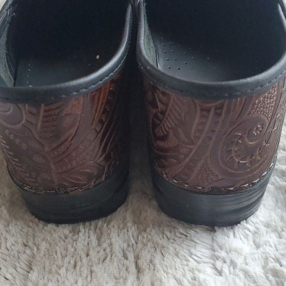 Dansko Professional Brown Tooled Scroll Work Leather Mule Clogs Size 10.5 / 41