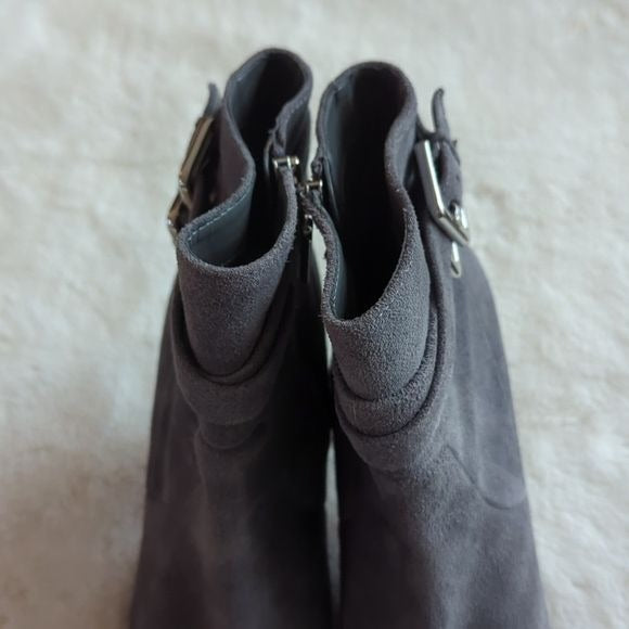 Calvin Klein Cambria Gray Suede Leather High Heel Zip Ankle Boots Women Size 8.5