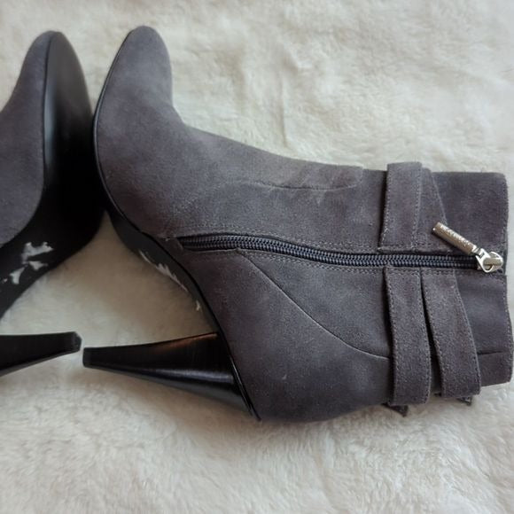 Calvin Klein Cambria Gray Suede Leather High Heel Zip Ankle Boots Women Size 8.5