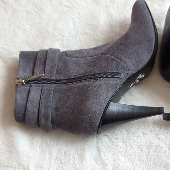 Calvin Klein Cambria Gray Suede Leather High Heel Zip Ankle Boots Women Size 8.5