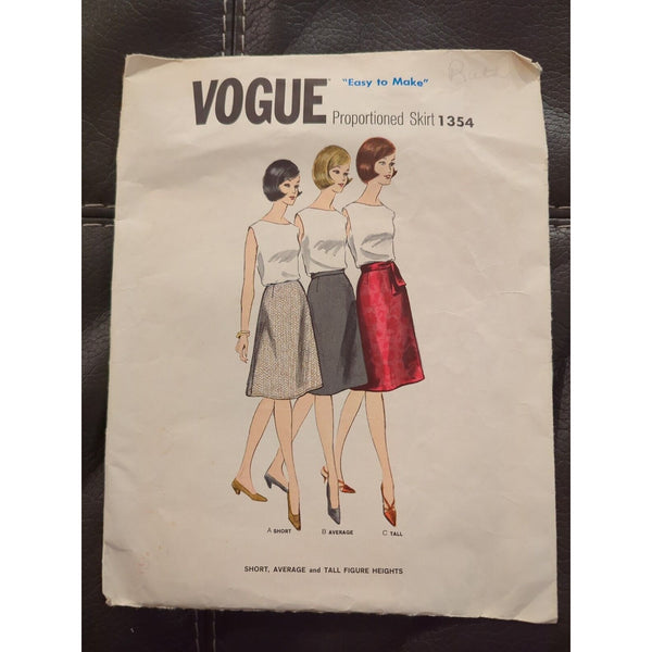 1964 VOGUE #1354 - LADIES EASY TO MAKE PROPORTIONED SKIRT PATTERN  W-26"