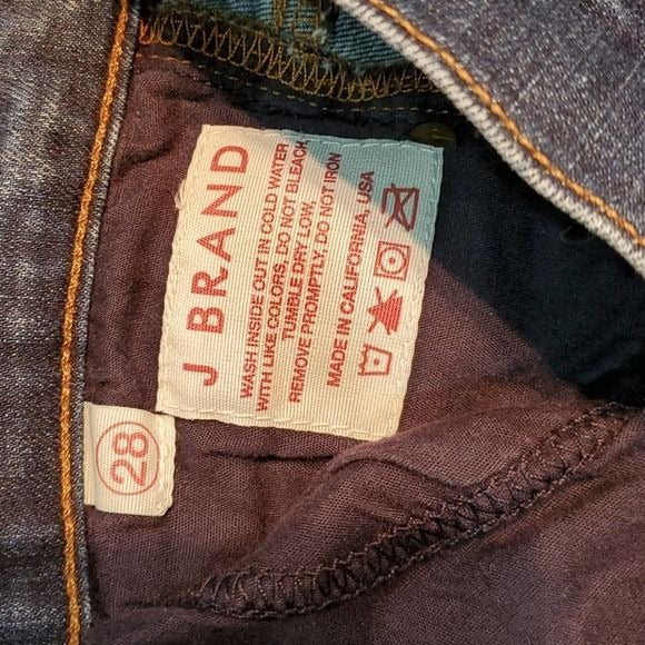 J Brand Darker Wash Mid Rise Straight Leg Long Inseam Blue Jean Size 28