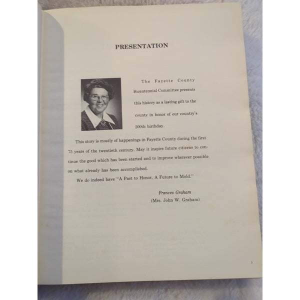 Out Of The Midwest A Portrait Fayette County Iowa Helen Moeller HC 1976 Vtg