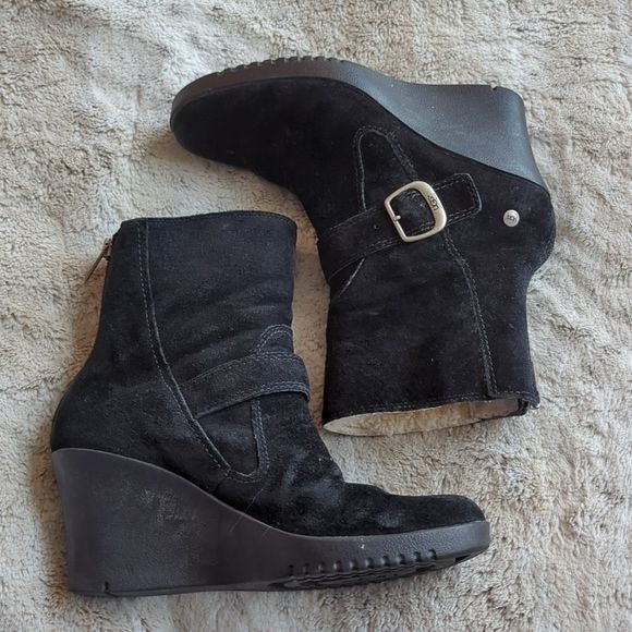 UGG Gisselle Black Leather Shearling Zip Ankle Boots Womens Size 7 M Winter