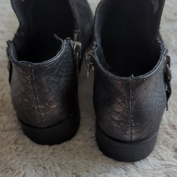 Very Volatile Womens Black Suede Leather Zip Up Ankle Booties Boots Size 8.5