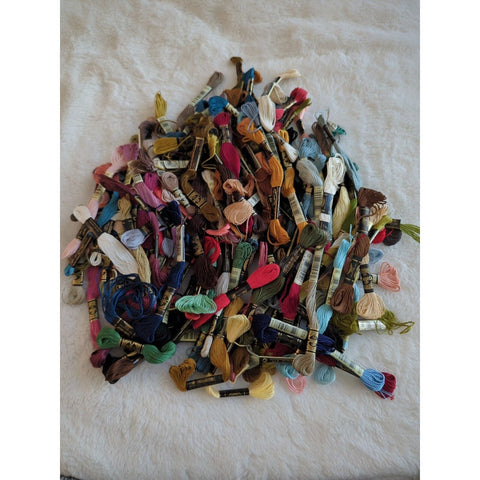 139 Needlepoint Embroidery Tapestry DMC THREAD Lot Tapestry Lot Many Vtg No Dupe