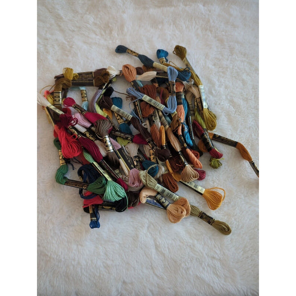 139 Needlepoint Embroidery Tapestry DMC THREAD Lot Tapestry Lot Many Vtg No Dupe