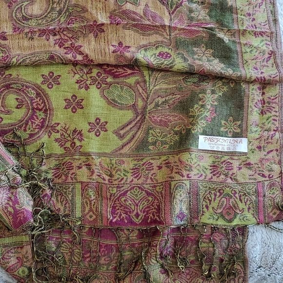 Pashmina Silk Schawl Scarf Wrap Floral and Paisley Design w Tassels Pink Gold