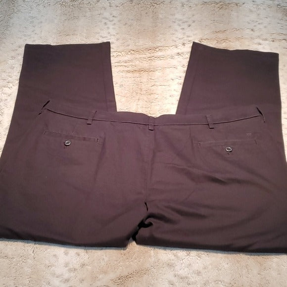 NWT Haggar Straight Fit Black Performance Cotton Pants Size 42x30