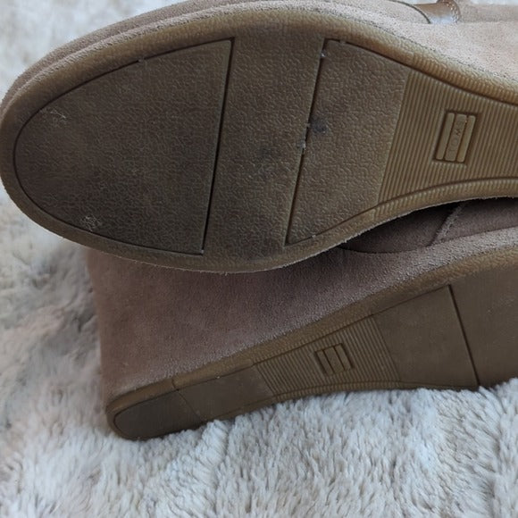 Toms Size 9 Suede Wedge Ankle Booties Womens Desert Tan Brown Shoes Leather