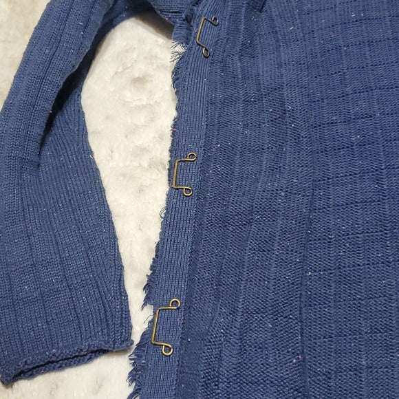 Cabi Blue Relaxed Frayed Edges Clasp Front Cardigan w Pockets Size Medium M