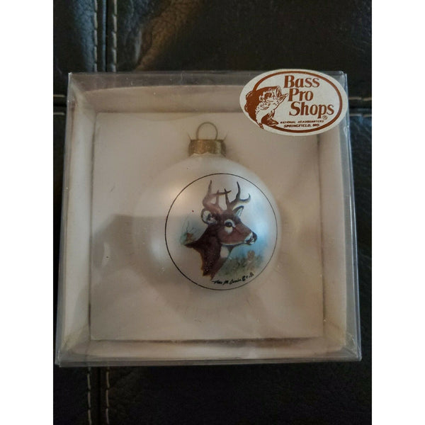 BASS PRO SHOP Toperscot White Round Christmas Ornament