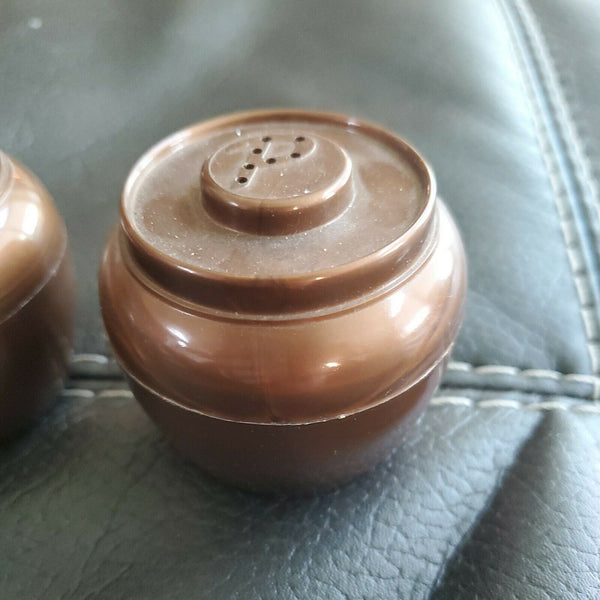 Vintage Plastic Salt & Pepper Shakers Barrels Brown Admiration Made In USA