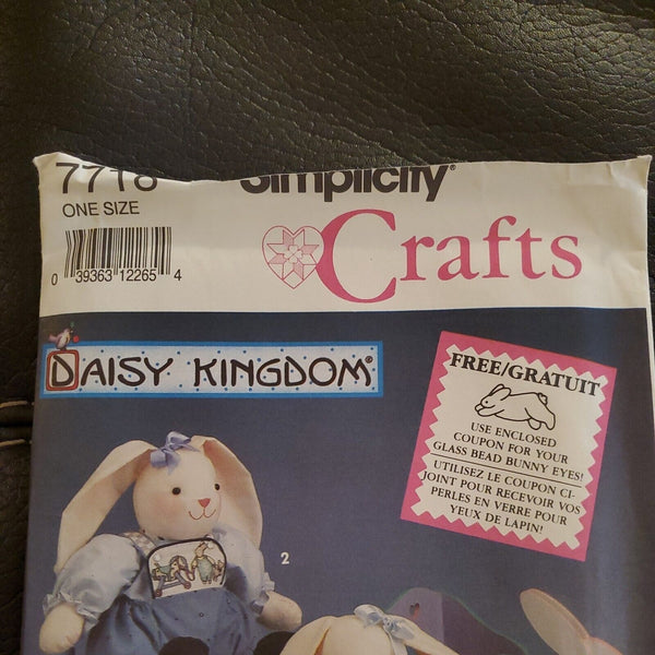 Vintage 1991 Simplicity Crafts 7718  Daisy Kingdom Sitting Bunnies & Clothes