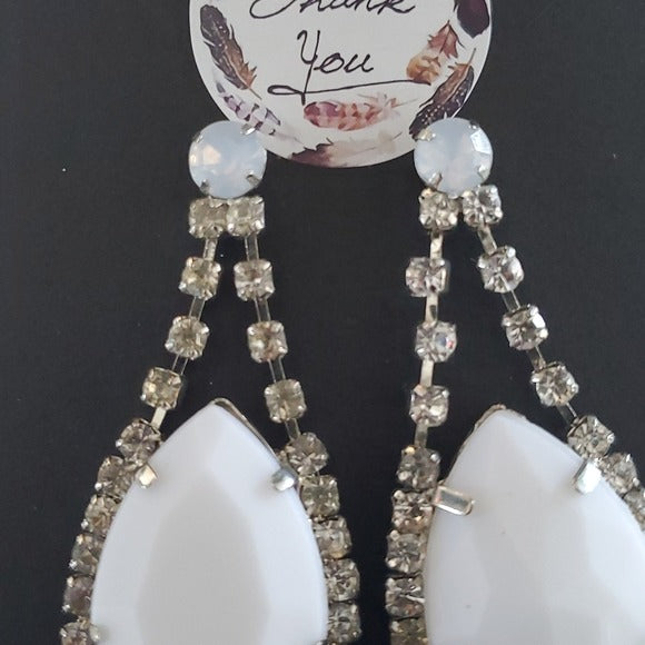 Boutique Large White and Silver Tone Drop Fashion Earrings