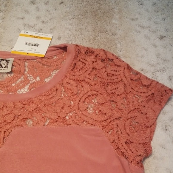 NWT Anne Klein Rose Gold Short Sleeved Lace Top Size S