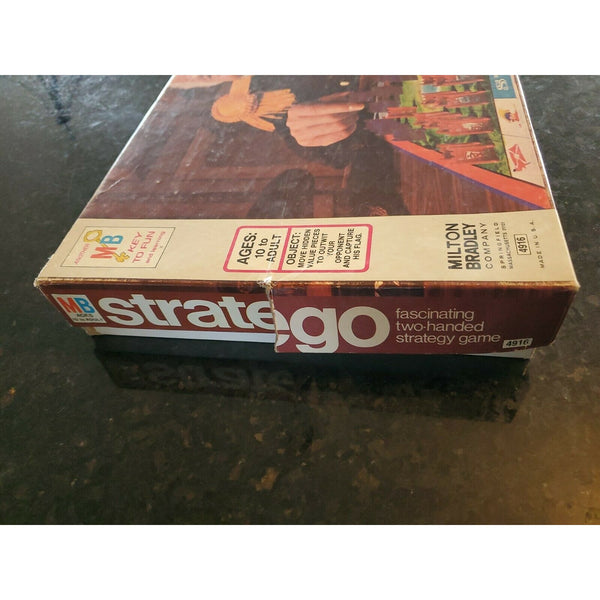 Stratego Strategy Board Game  1975 Milton Bradley