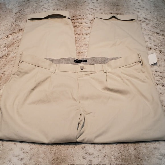 NWT Dockers Relaxed Fit Chino Khaki Cuffed Pant Size 38x32