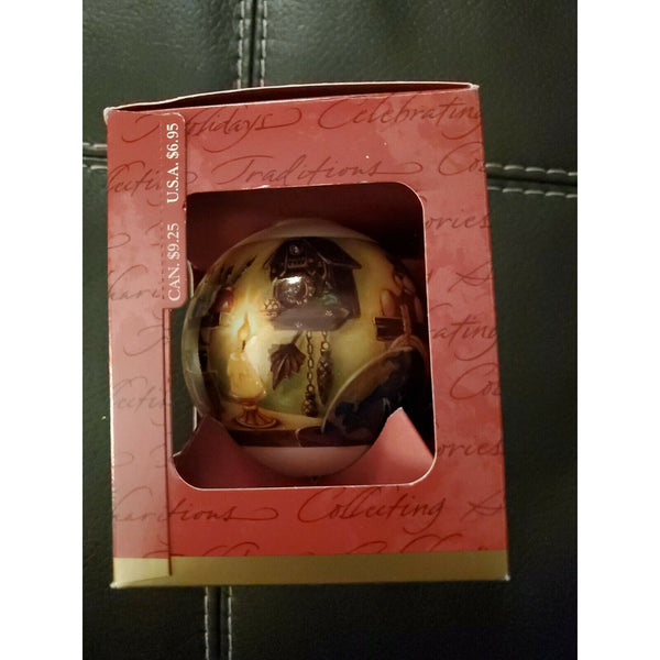 Christmas 2000 Hallmark "Warmed by Candleglow" Keepsake Ornament Santa