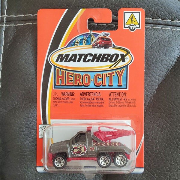 Matchbox Red & Grey Tow Truck Number 17 97703-718G1 New On Card 2002