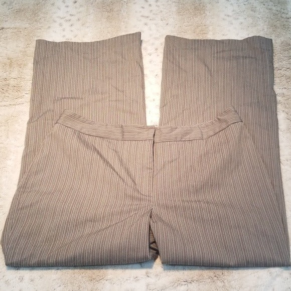 Anne Klein Gray Pinstripe Higher Rise Stretchy Capri Pants Size 12