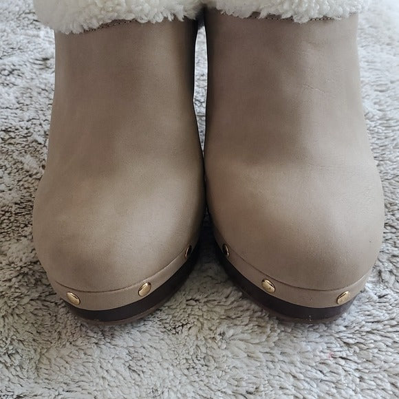 Juicy Couture Beige Leather Faux Fur Anora Slide On Heeled Mules Clogs Size 8.5