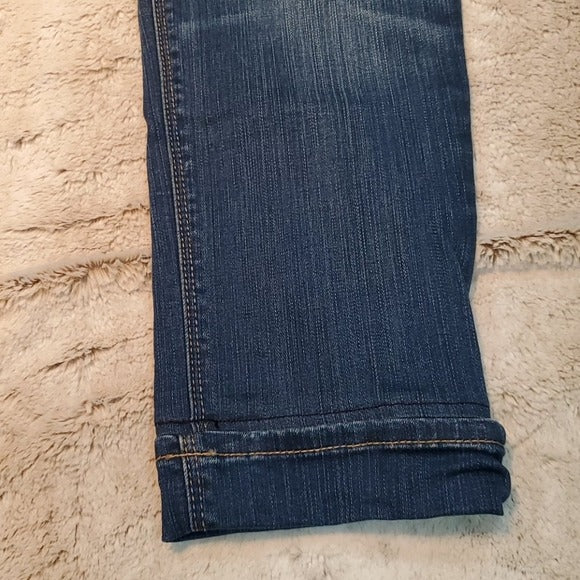 White House Black Market The Slim Crop Cuffed Jean Size 6