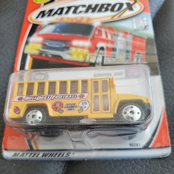 Matchbox #69 School Bus Kids Cars Of The Year 2000 New On Card 95261 Bulldogs