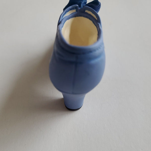 Just the Right Shoe by Reine CLASS ACT 245042 1999 Blue Pump Heel Figurine