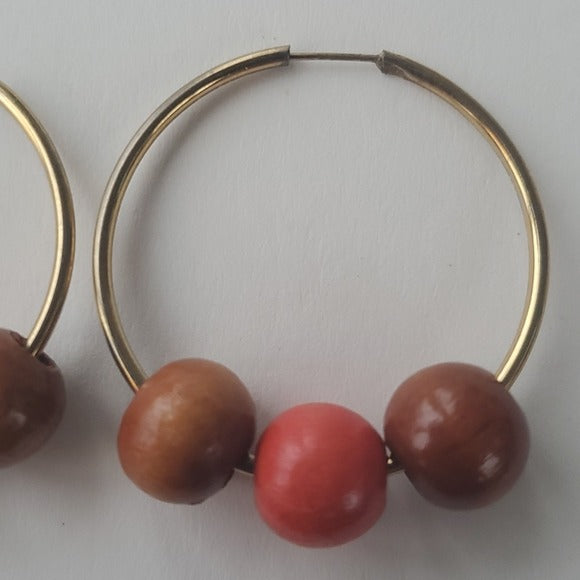 Vintage Boutique Gold Tone Light Weight Hoop Earrings With Wooden Beads