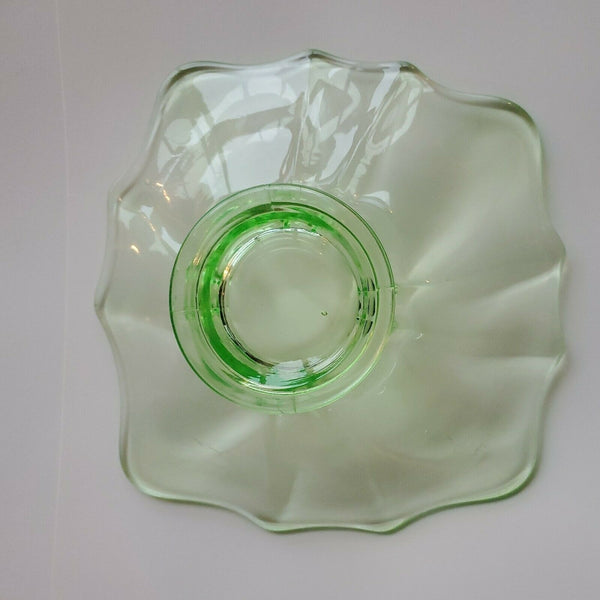 Green Depression Wavy Edge Candy Dish Bowl 7.5 x 7.5 Inches Square Type