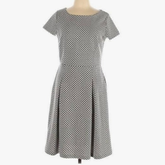 NWT Talbots Geometric Fit & Flair Cap Sleeve Dress Size 10P