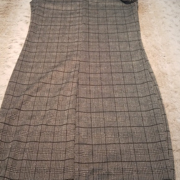 NWT Discreet Silver and Black Fitted Sheath Dress