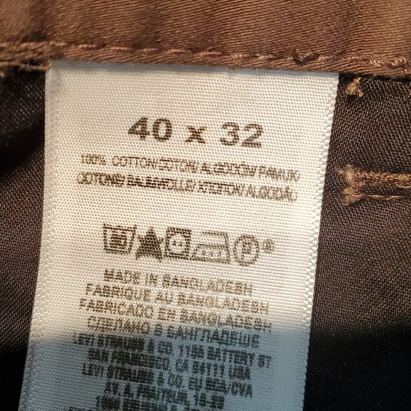 NWT Dockers Classic Fit Brown Khaki Chino Size 40x32